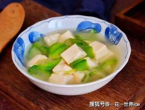 大下巴网红吃瓜不漏汤,不漏汤的吃瓜达人  第2张